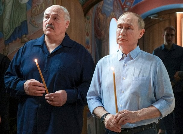 Путин и Лукашенко посетили церковь с фреской о войне в Украине: фото