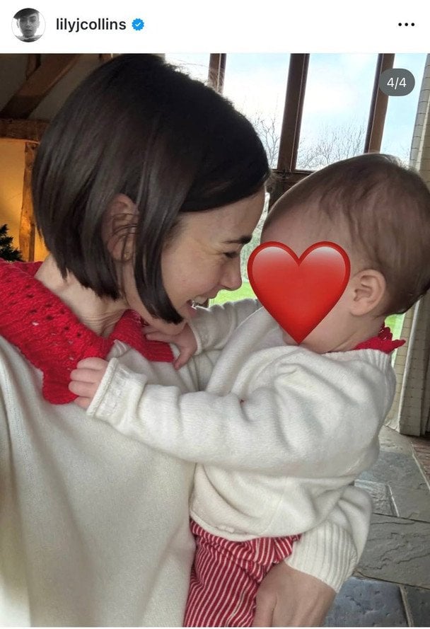 Лілі Коллінз із донькою / © Instagram Лілі Коллінз