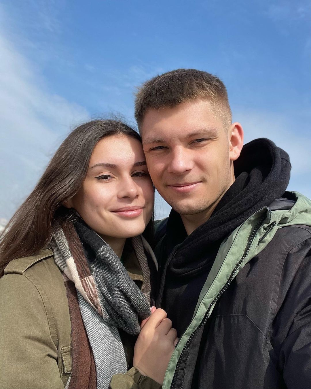 Виталий Дужик из Калушского оркестра с невестой / © instagram.com/vietalduzhyk