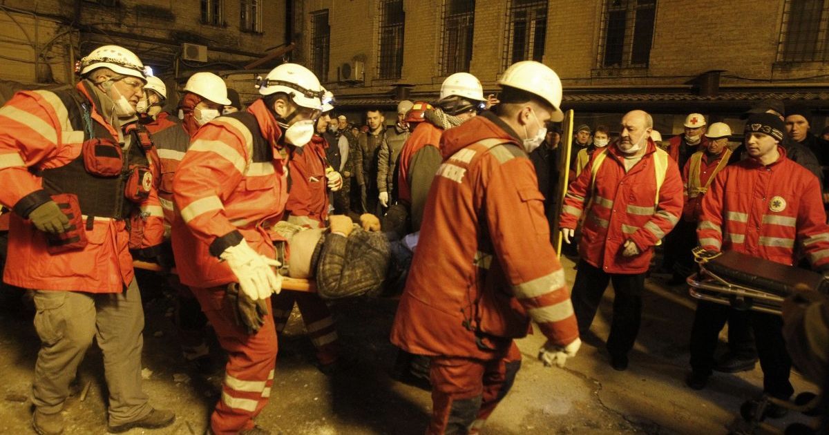 Обвал будинку на вулиці Богдана Хмельницького в Києві.