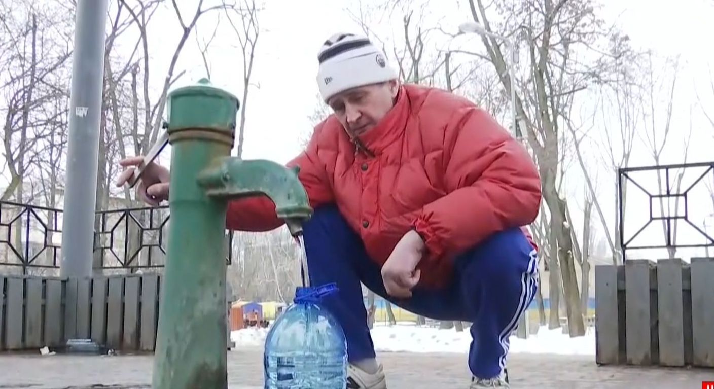 "Київводоканал" оприлюднив список місць з бюветами, де можна набрати води