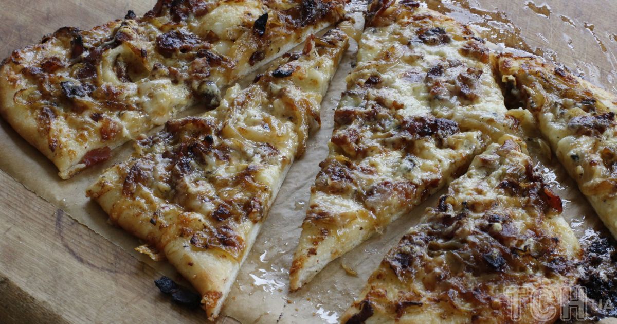 Слоеный пирог с курицей и грибами