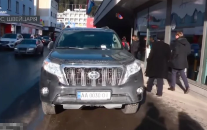 Форум у Давосі приніс українцю на позашляховику $120 штрафу. Відео