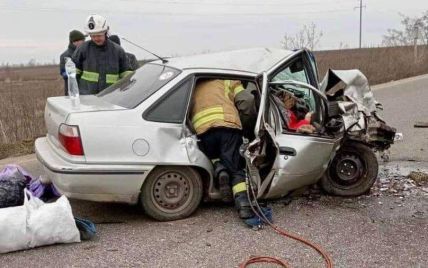 Водитель уснул за рулем: в Херсонской области в страшном ДТП погибли две женщины