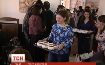 На Різдво в Україні святковими кутею та борщем нагодували тисячі безхатченків