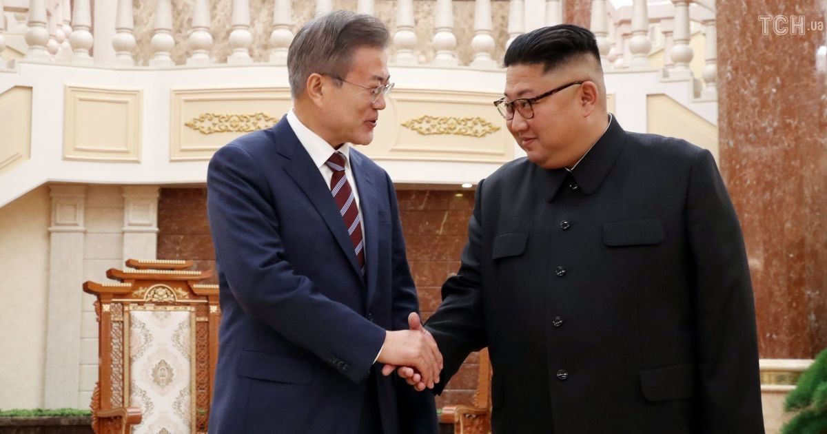 Ким Чен Ын подарил двух собак президенту Южной Кореи