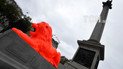 Яскраве перевтілення: у Лондоні перефарбували знаменитих левів на Трафальгарській площі