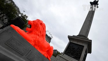 Трафальгарська площа, пофарбовані леви_5 / © Reuters