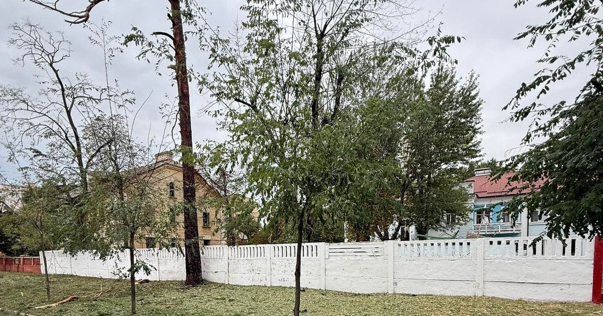 Влучання у садочок на лівому березі