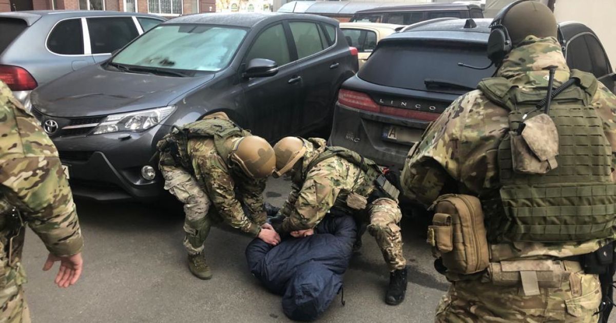 Підозрюваний у вбивстві Окуєвої обманом отримав українське громадянство - поліція
