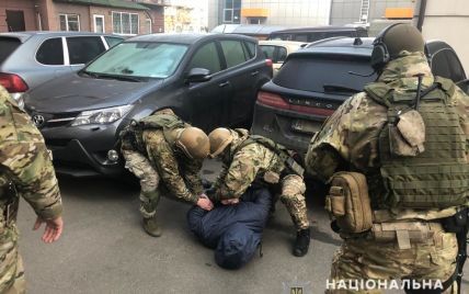 Підозрюваний у вбивстві Окуєвої обманом отримав українське громадянство - поліція