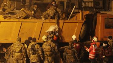 Обвал будинку на вулиці Богдана Хмельницького в Києві. / © УНІАН