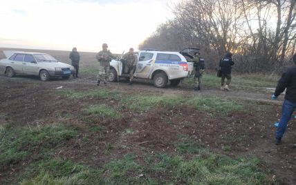 На Харьковщине автомобиль с людьми подорвался на мине – они погибли (фото)