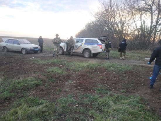 На Харківщині автівка з людьми підірвалась на міні – вони загинули (фото)