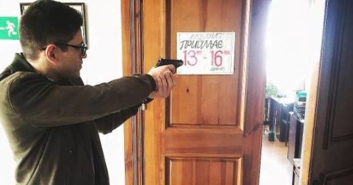 В Харькове парень обстрелял с балкона людей на улице