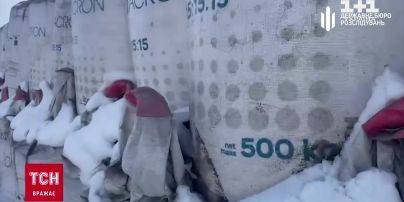 Российские удобрения, но не те: в Одессе круглогодично лежали тонны ценного товара