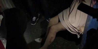 Визволяли рятувальники: у Львові 11-річна дівчинка на залізничній станції застрягла ногою між бетонних плит