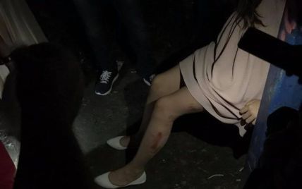 Визволяли рятувальники: у Львові 11-річна дівчинка на залізничній станції застрягла ногою між бетонних плит