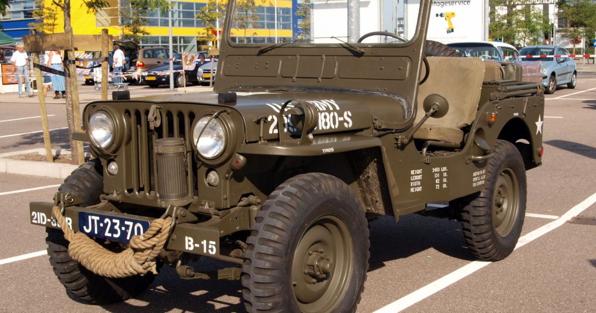 В Україні відшукали раритетний позашляховик: він досі долає серйозне бездоріжжя