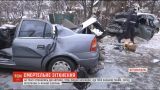 Лобовое столкновение: три человека погибли в ДТП на Житомирщине