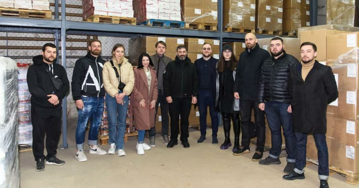 Військовим на Схід відправили 40 тонн продуктів, ліків та екіпіровки