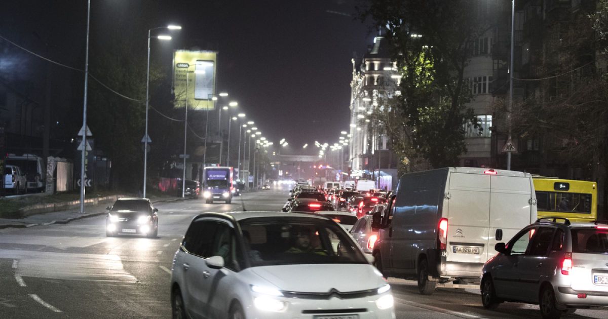 Вуличне освітлення.