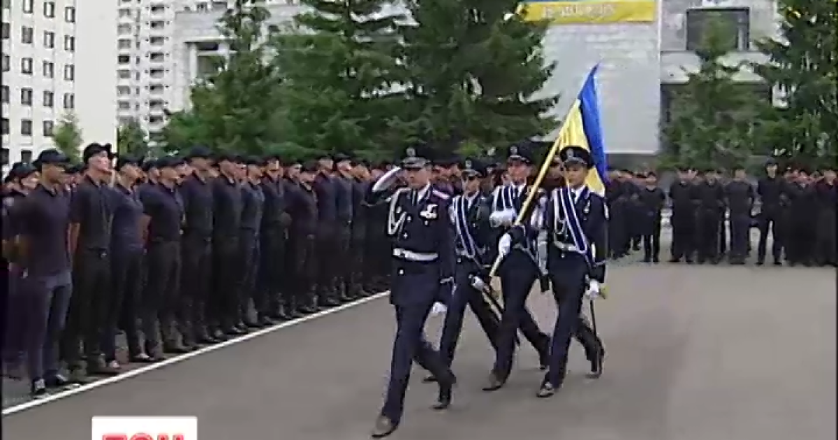 Перші поліцейські готові приступити до роботи