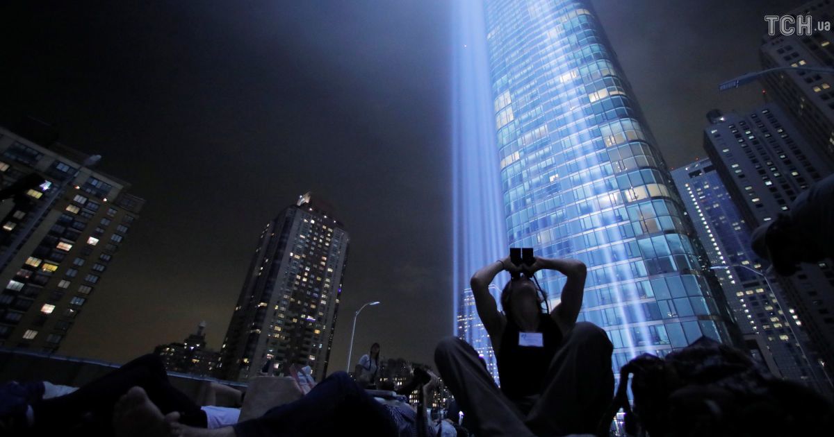 Чествование памяти жертв 9/11, скандалы Трампа и приближения шторма в США. Пять новостей, которые вы могли проспать