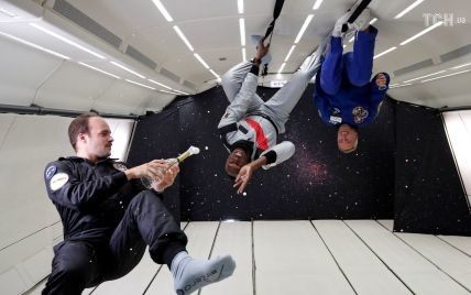 Космическое шампанское и прогулки по потолку: как спортсмены и космонавты развлекаются в невесомости