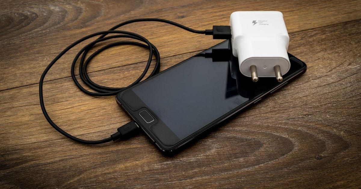 Зарядка для смартфону