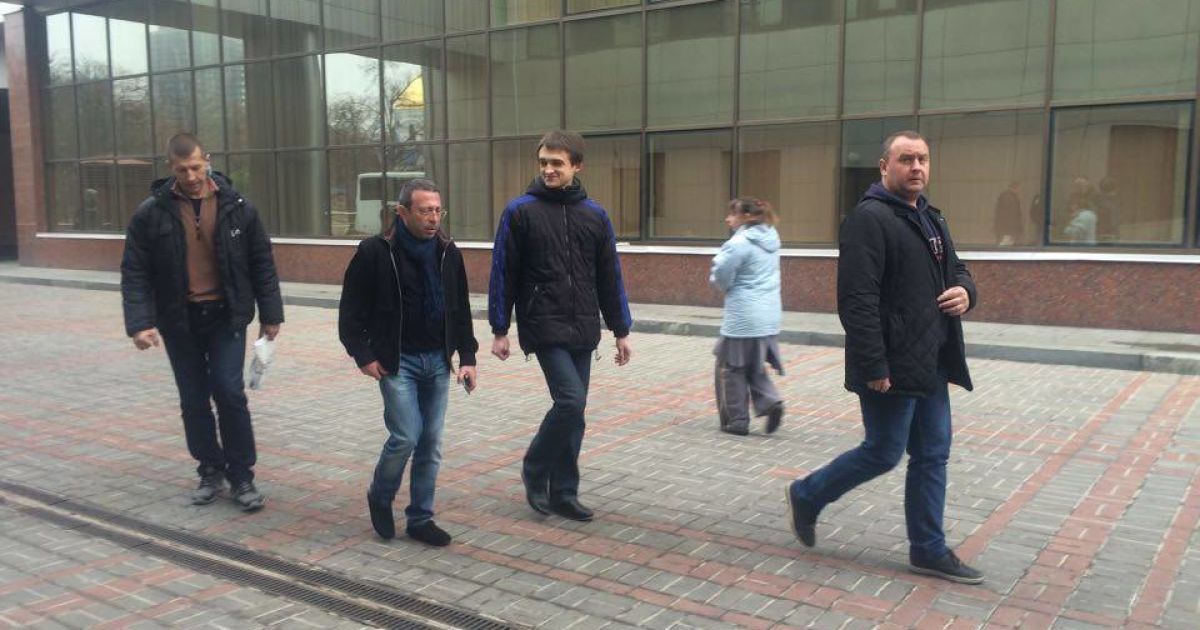 Корбана приехали поддержать однопартийцы / © Фото Валерии Ковалинской/ТСН