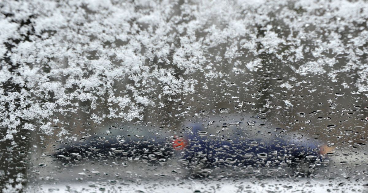 Експерти нагадують про безпечний спосіб розморозити авто