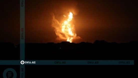 У Каспійському морі стався потужний вибух: до багряного неба здійнявся стовп полум'я
