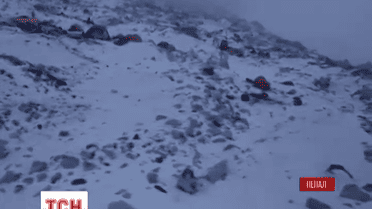 Потерпілих під час землетрусу альпіністів з Евересту евакуювали гвинтокрилом