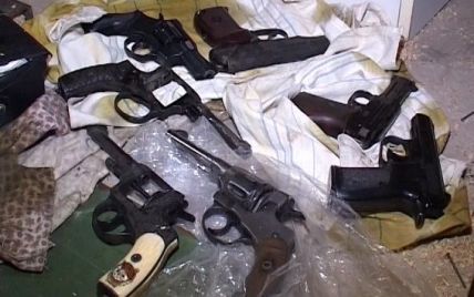 Владелец найденного в Киеве арсенала оружия повесился