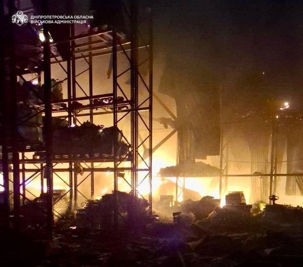 Армія РФ атакувала Дніпро, спалахнула пожежа. / © Олександр Ганжа
