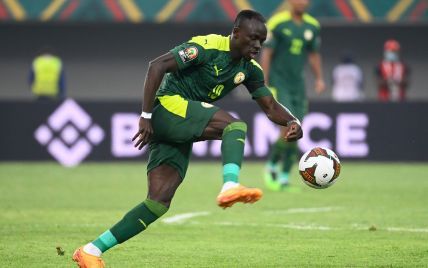 Знепритомнів на кілька секунд: зірка АПЛ зіштовхнувся з голкіпером суперника на Кубку Африки (відео)
