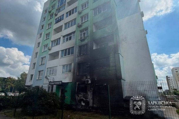 Удар по будинку в Індустріальному районі Харкова.  / © Харківська ОВА