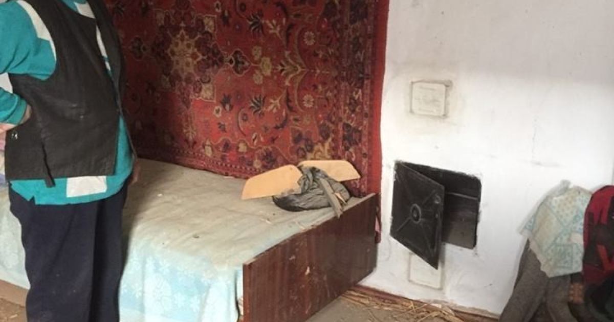 мінометний снаряд влетів у житловий будинок в Авдіївці_2 / © facebook.com/Вячеслав Аброськин