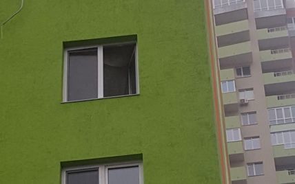В Киеве пенсионерка выпрыгнула из окна 5-го этажа, чтобы не быть обузой