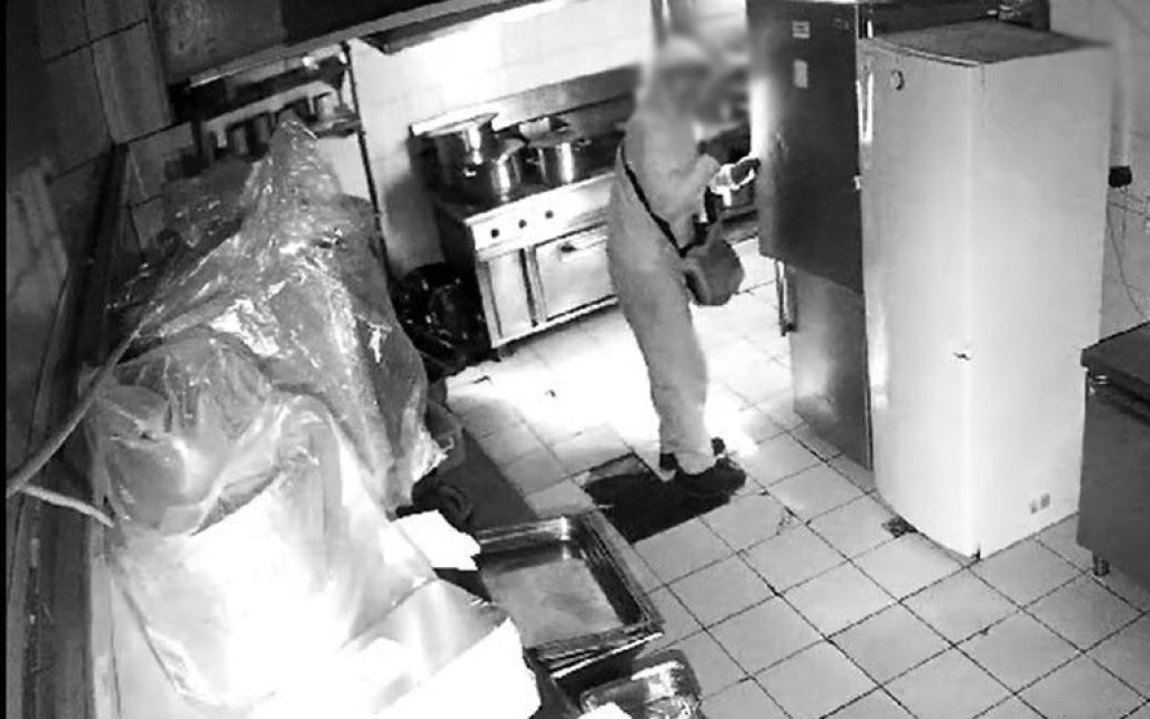 У Києві затримали чоловіка, який викрав мопед та намагався скоїти крадіжку з ресторану / © Поліція Києва / Facebook