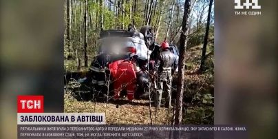 Новости Украины: в Сумской области случайный прохожий заметил перевернутое авто с женщиной внутри