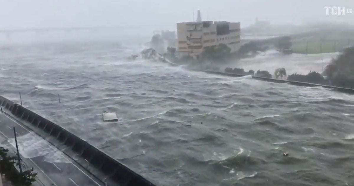 В Японии выросло число жертв самого мощного за последние 25 лет тайфуна