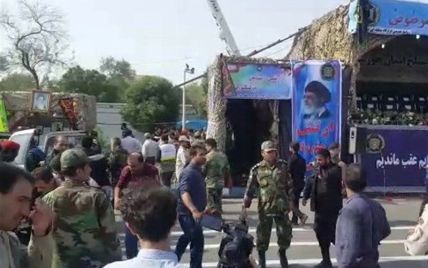 В Мережі опублікували відео розстрілу параду в Ірані