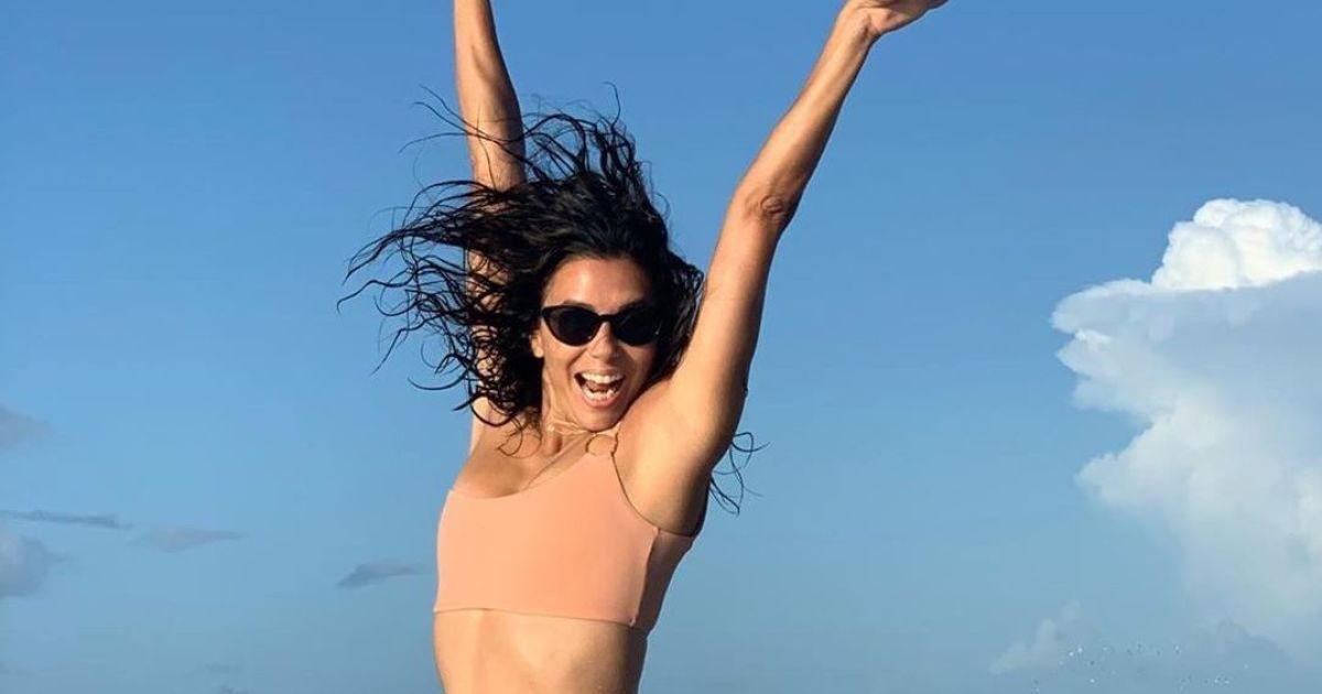 45-летняя Ева Лонгория в откровенном купальнике потрясла стройностью