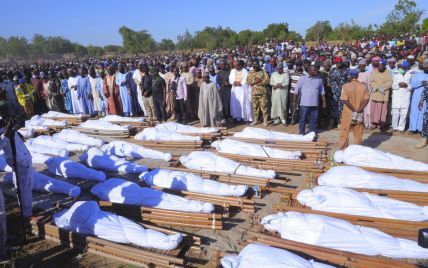 Стреляли и перерезали горла: в Нигерии боевики жестоко убили 110 селян