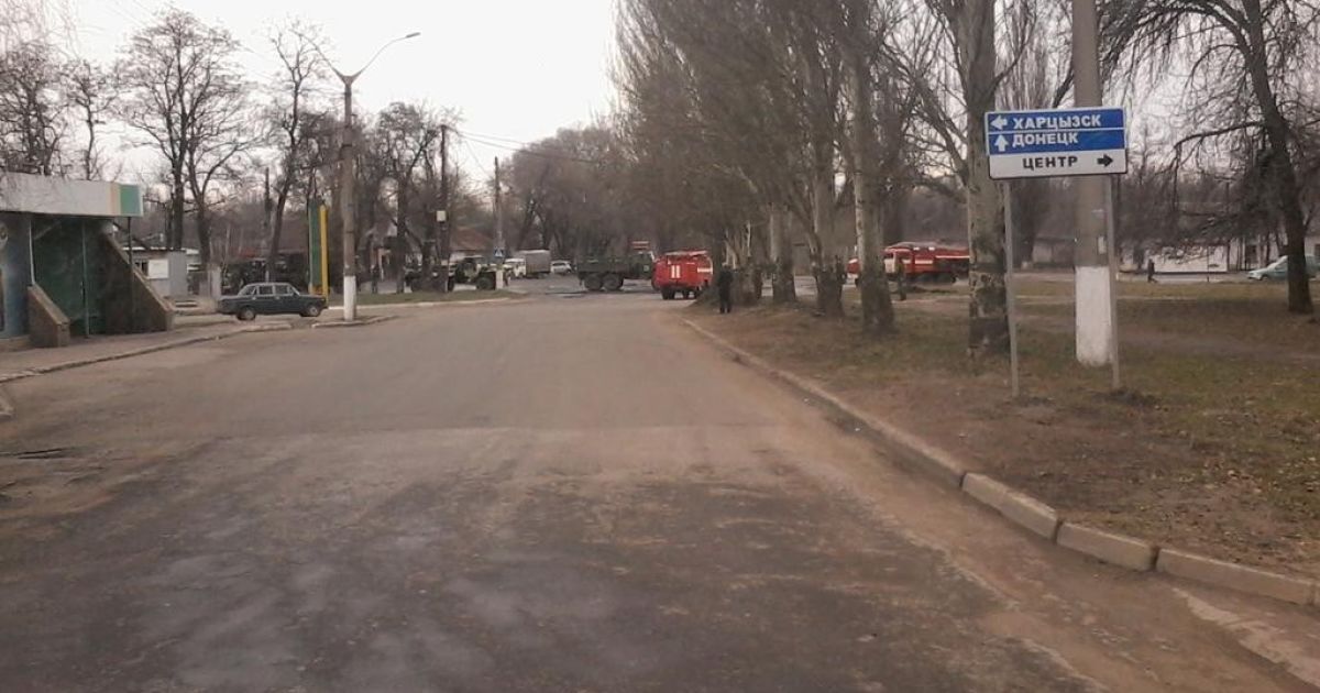 У Макіївці після ДТП згорів військовий "Урал"_5 / © Типичная Макеевка Вконтакте