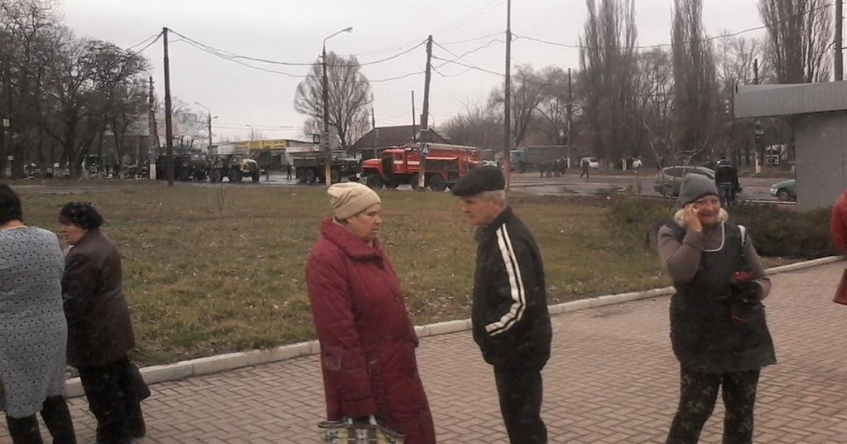 У Макіївці після ДТП згорів військовий "Урал"_3 / © Типичная Макеевка Вконтакте