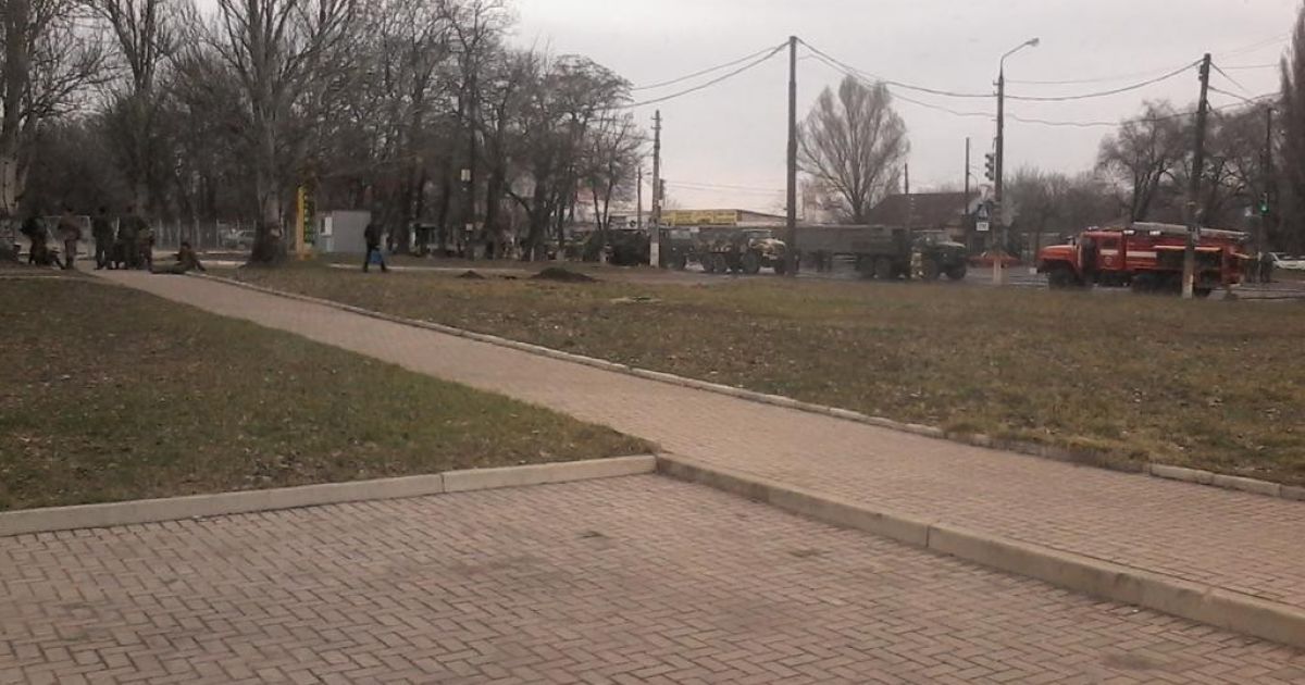 У Макіївці після ДТП згорів військовий "Урал"_4 / © Типичная Макеевка Вконтакте