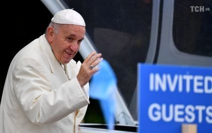 Папа Римский призвал родителей с пониманием относиться к ЛГБТ-детям